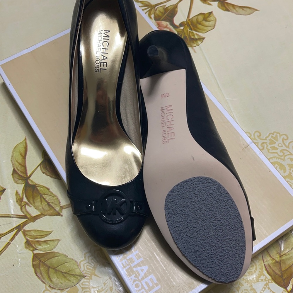 Michael Kors heels - Picture 1 of 4